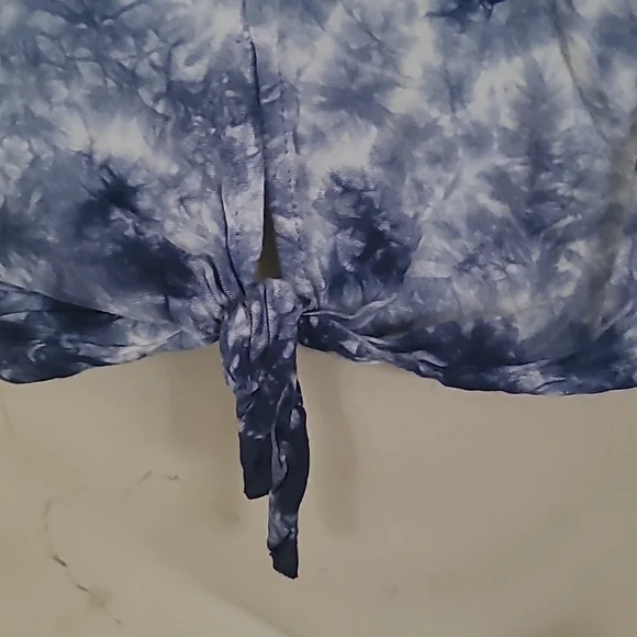 Blue Tie Dye top - Picture 3 of 6